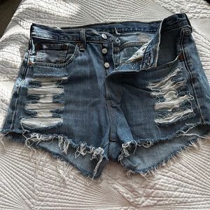 Short high waisted shorts, Levi